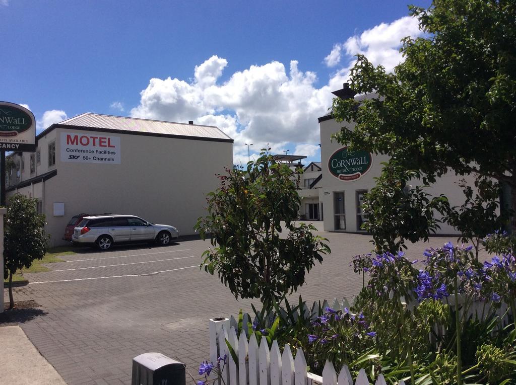 Cornwall Motor Lodge Palmerston North Bagian luar foto