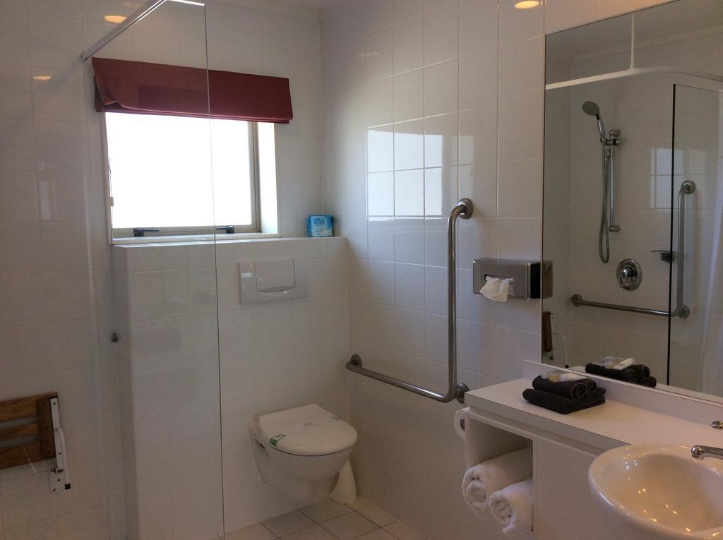 Cornwall Motor Lodge Palmerston North Bagian luar foto