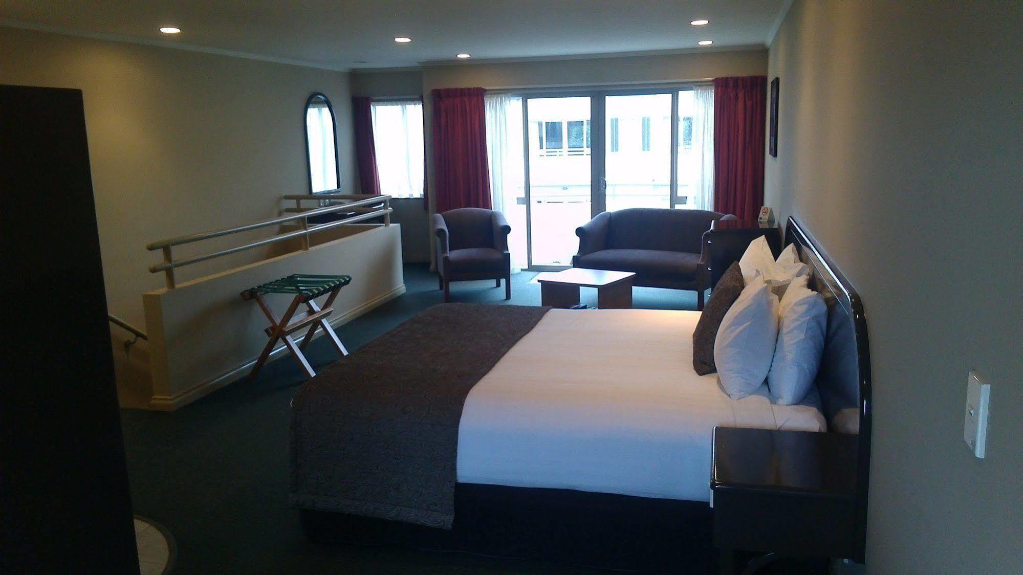 Cornwall Motor Lodge Palmerston North Bagian luar foto